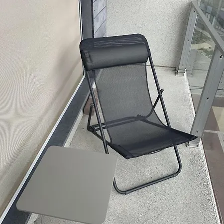 Moderne Aan Het In Oostduinkerke-bad * Koksijde